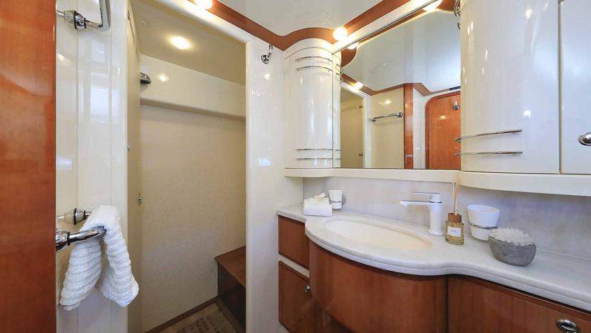 Master Cabin (x 1) image 2