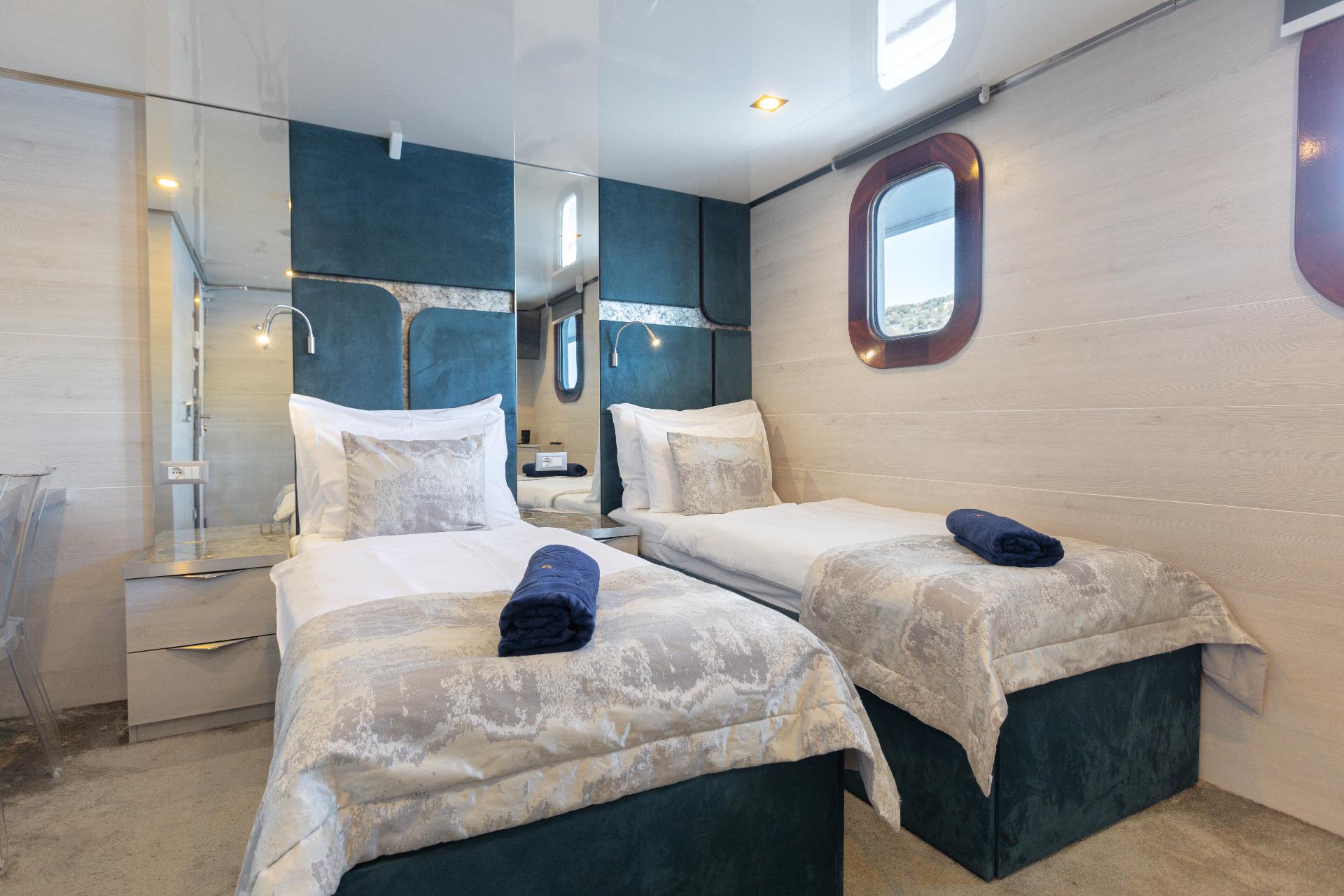 Twin Cabin (x4) image 2