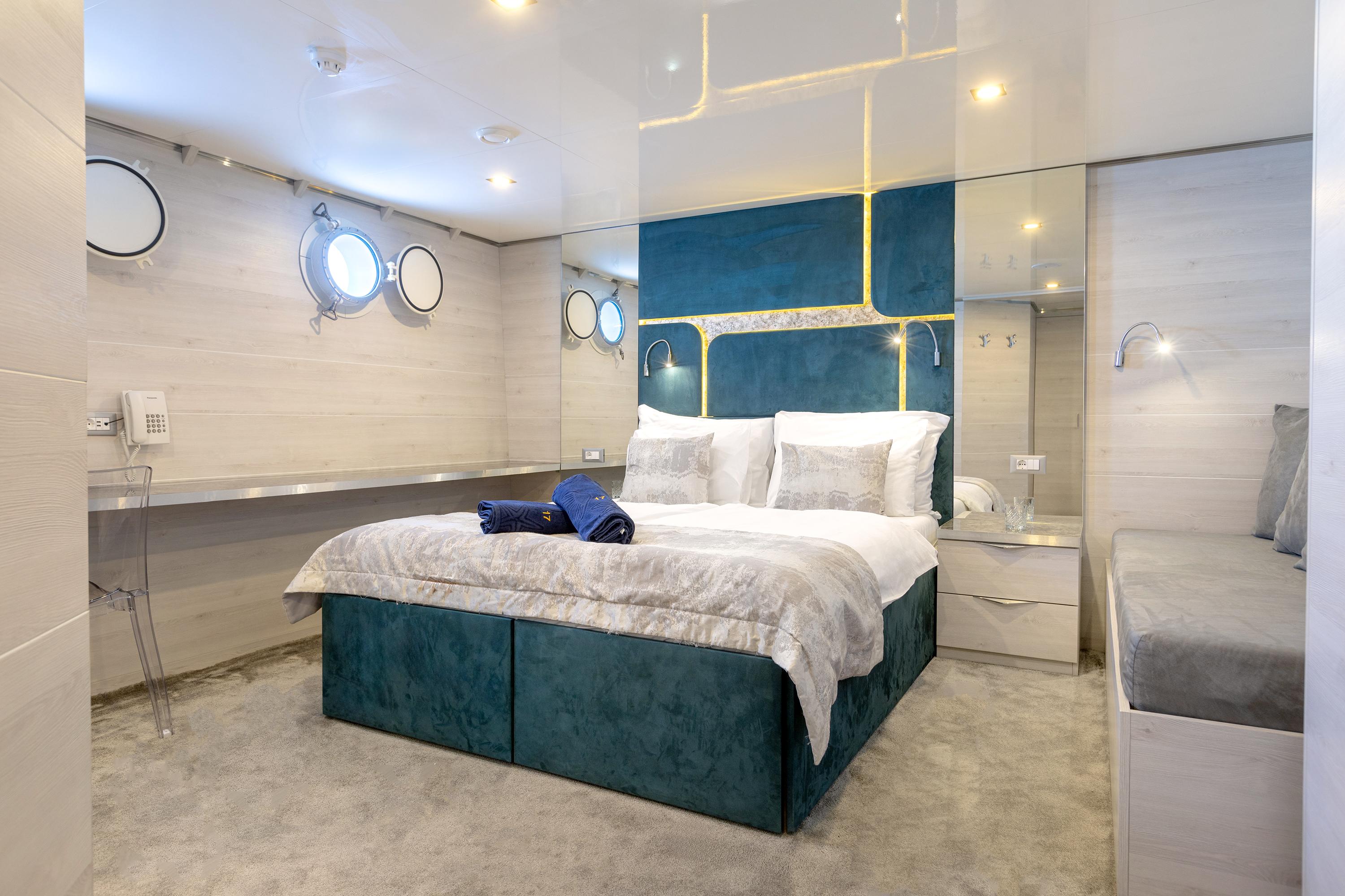 Triple Cabin (x2) image 1