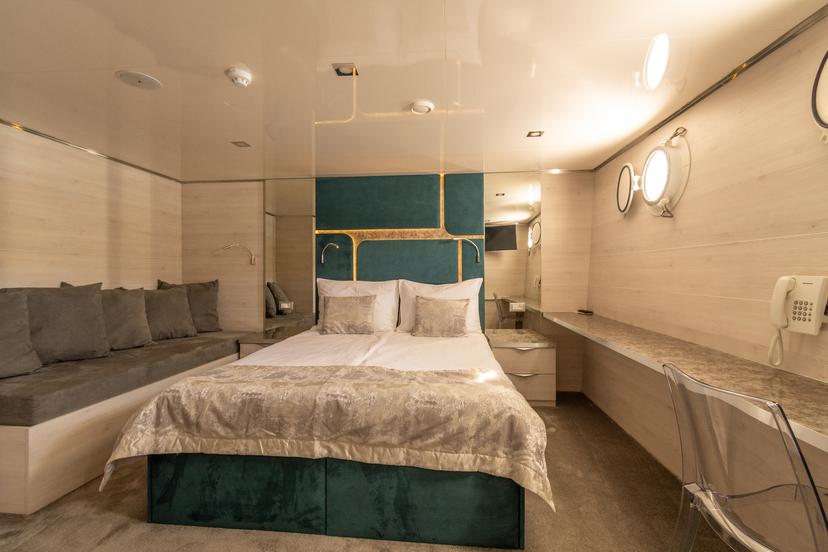 Double Cabin (x11) image 2