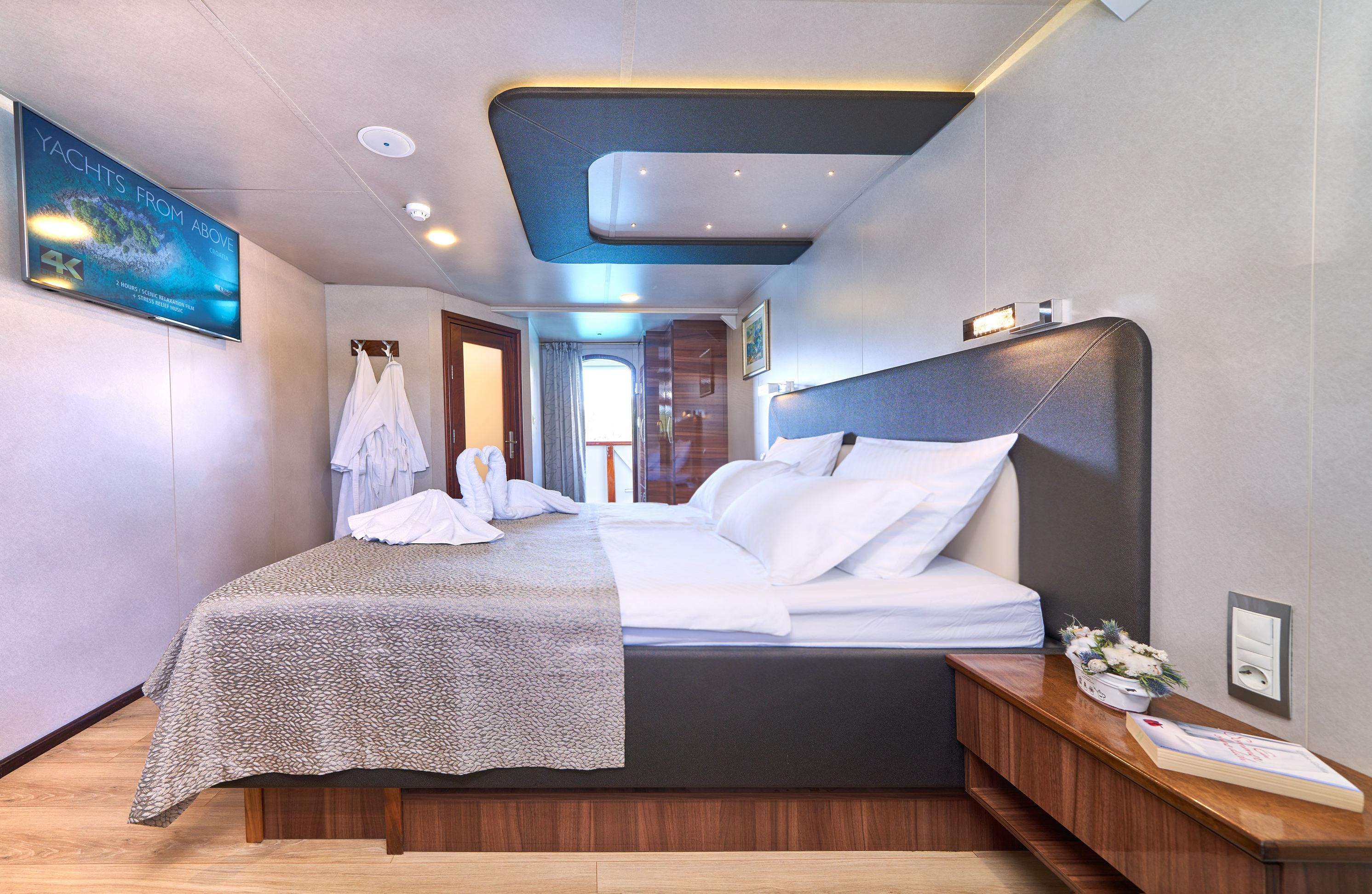 Twin Cabin (x6) image 1