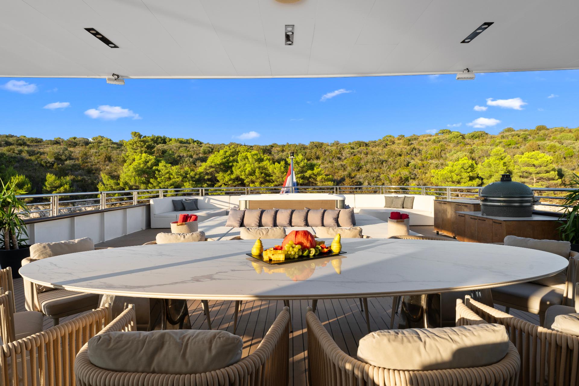 Amenities & Features image 1