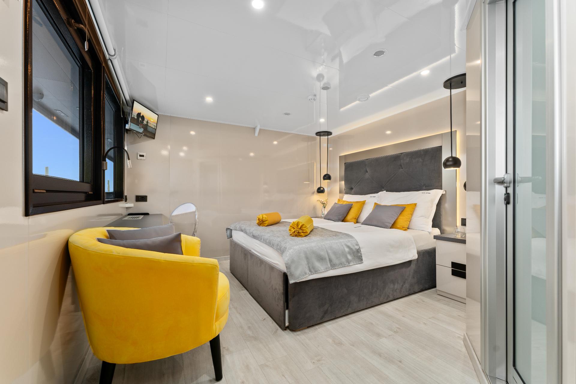 Double Cabin (x10) image 4
