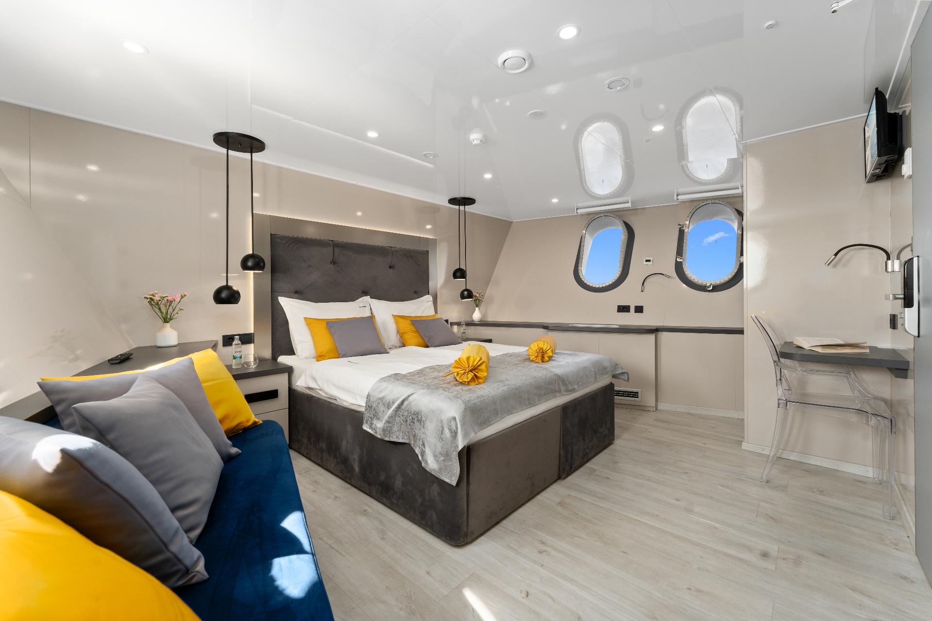 Double Cabin (x10) image 9