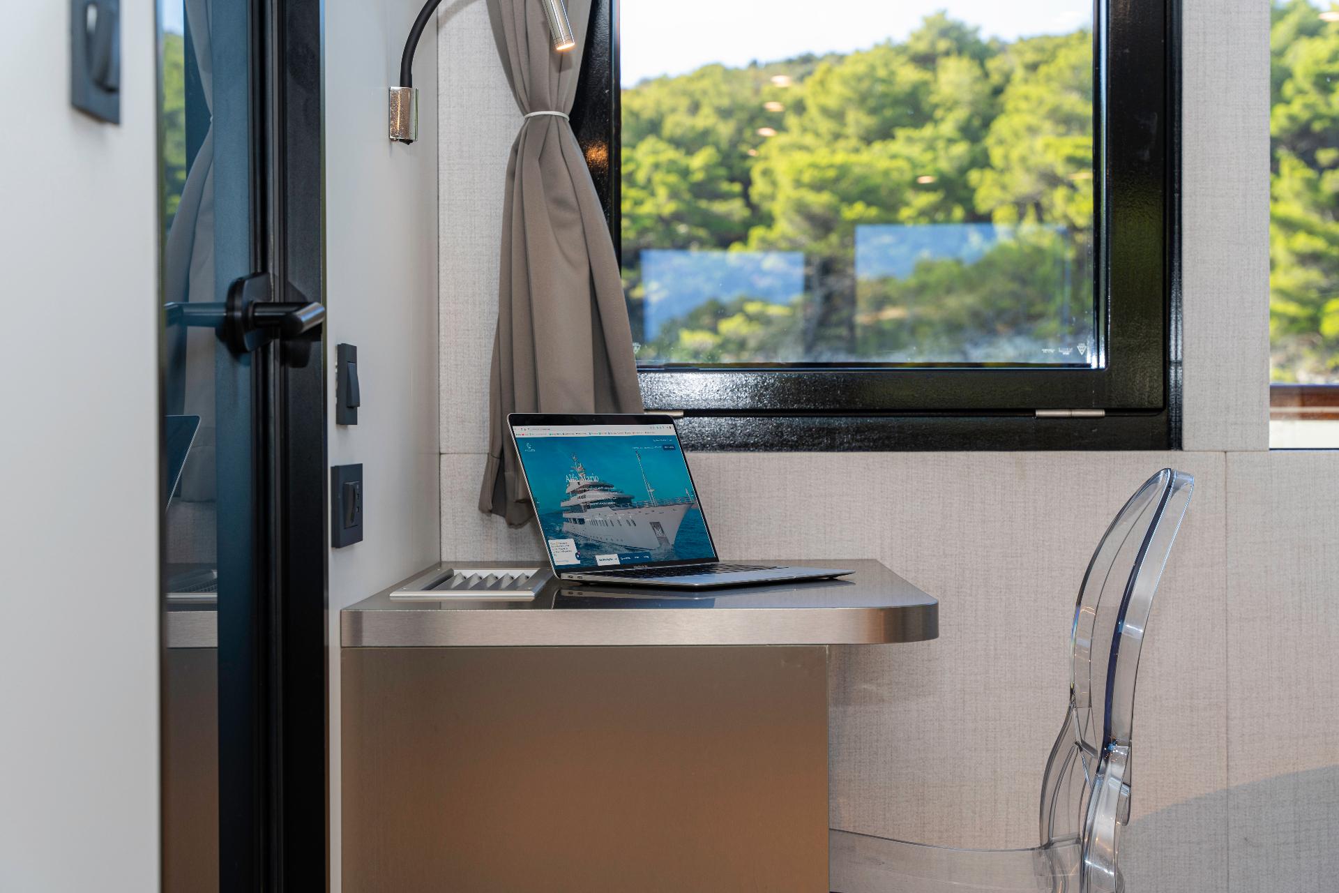 Master Cabin (x1) image 7