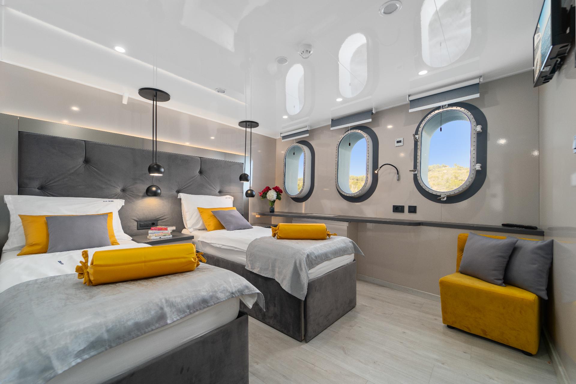 Twin/Convertible Cabin (x5) image 1