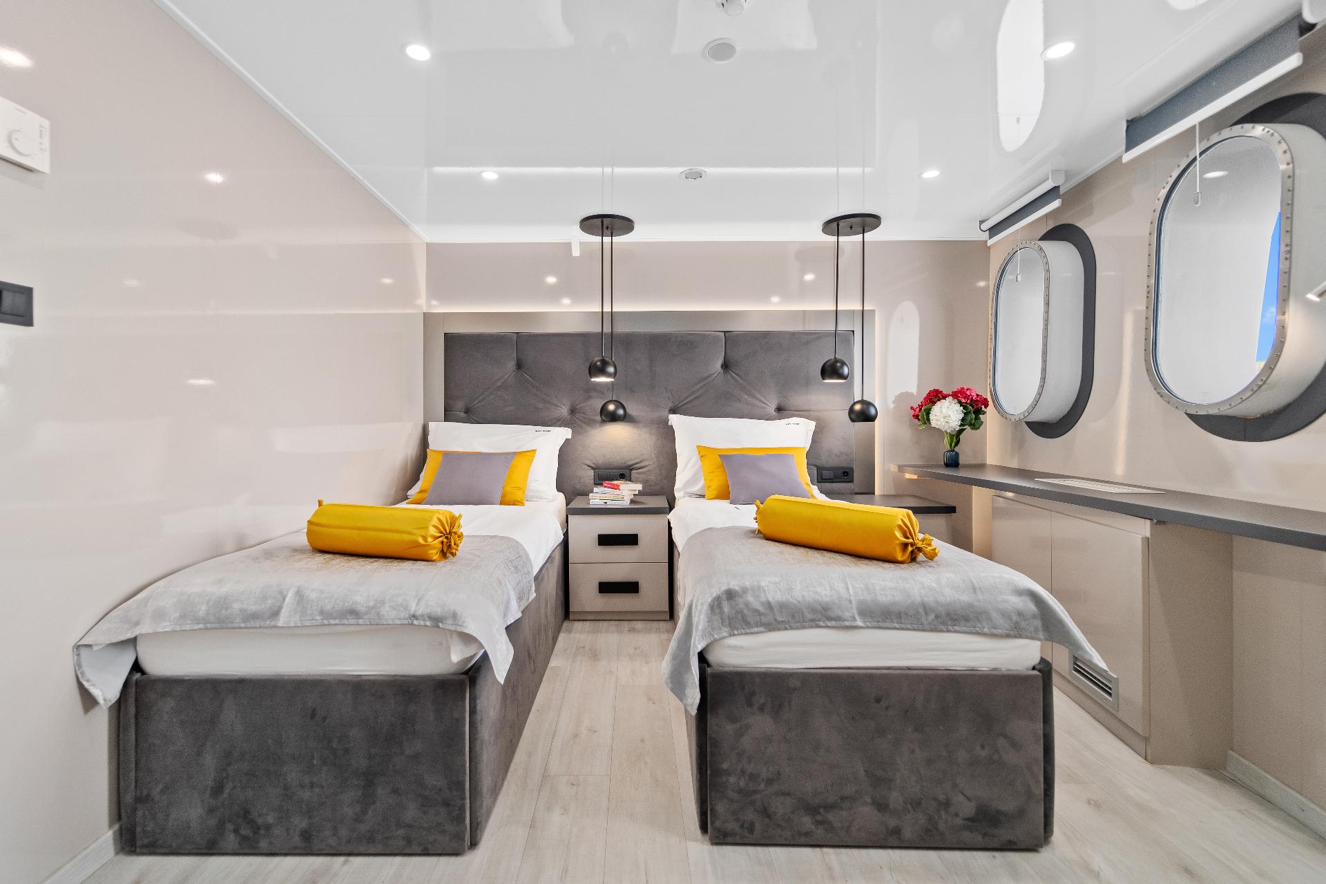 Twin/Convertible Cabin (x5) image 3