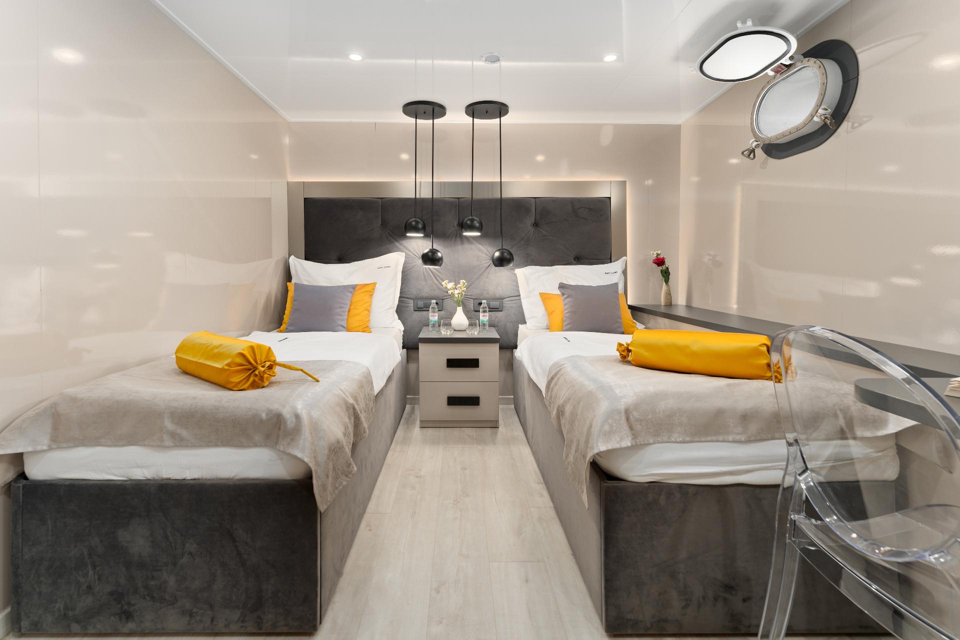 Twin/Convertible Cabin (x5) image 4