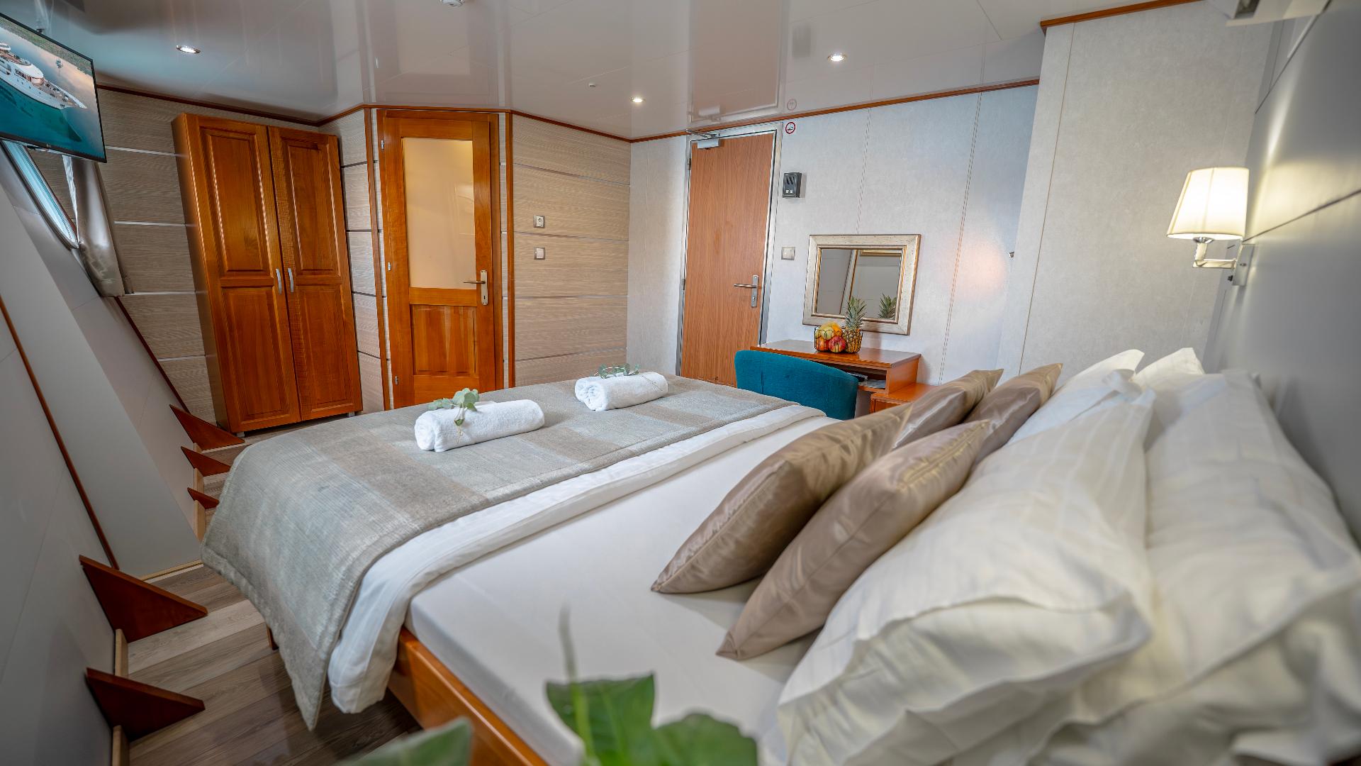 Double Cabin (x6) image 1