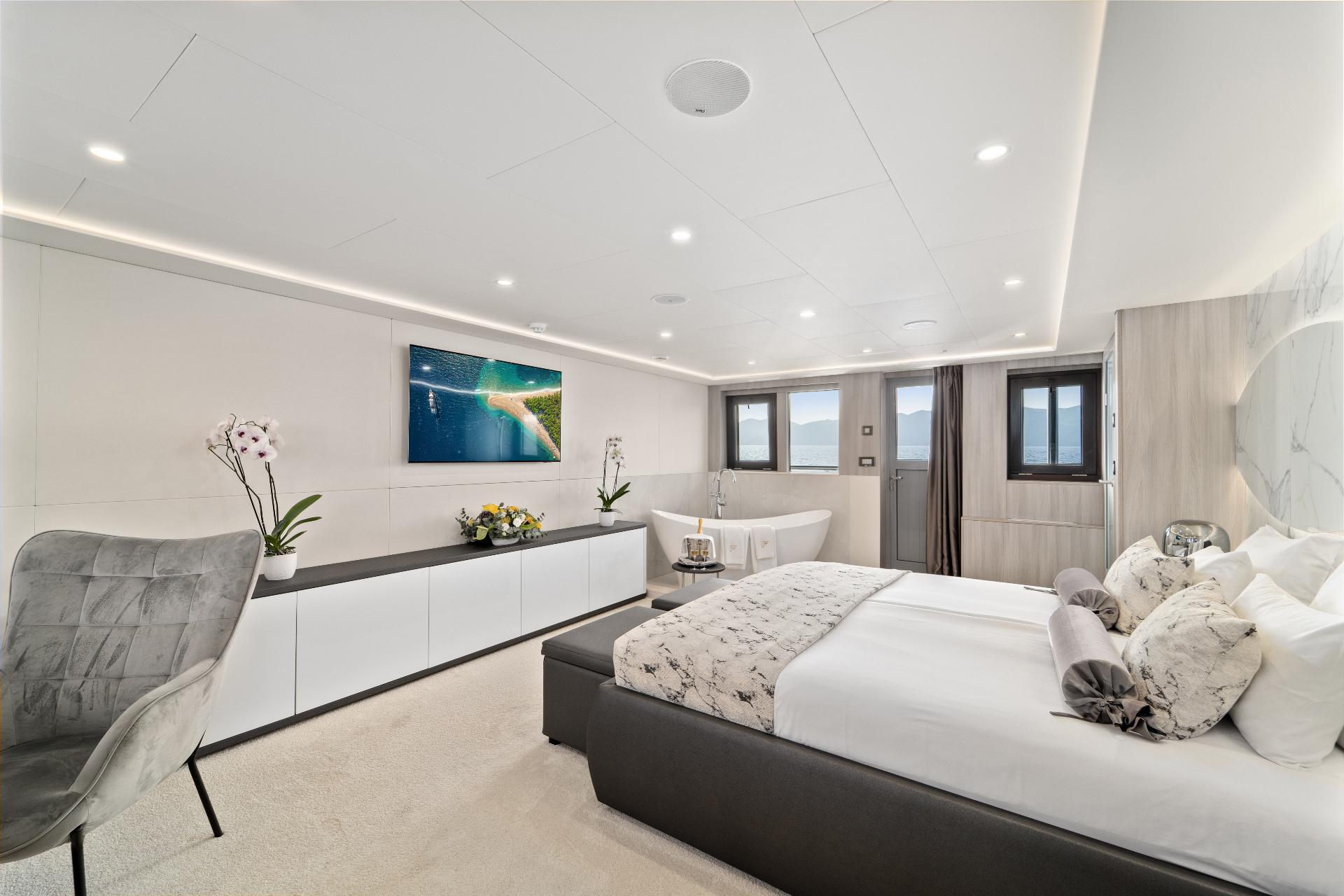 Master Cabin (x2) image 2