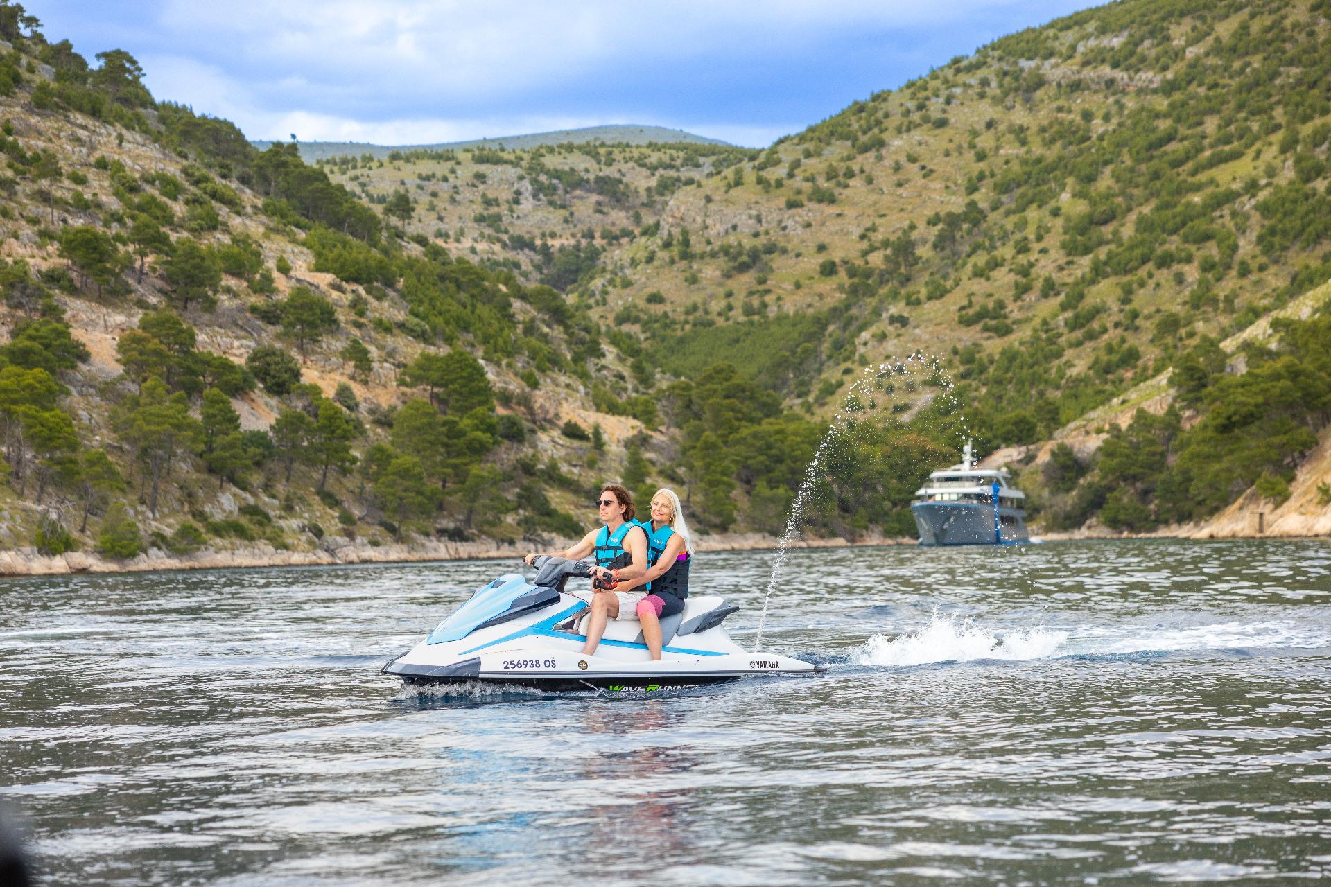 Water Toys & Tenders image 3