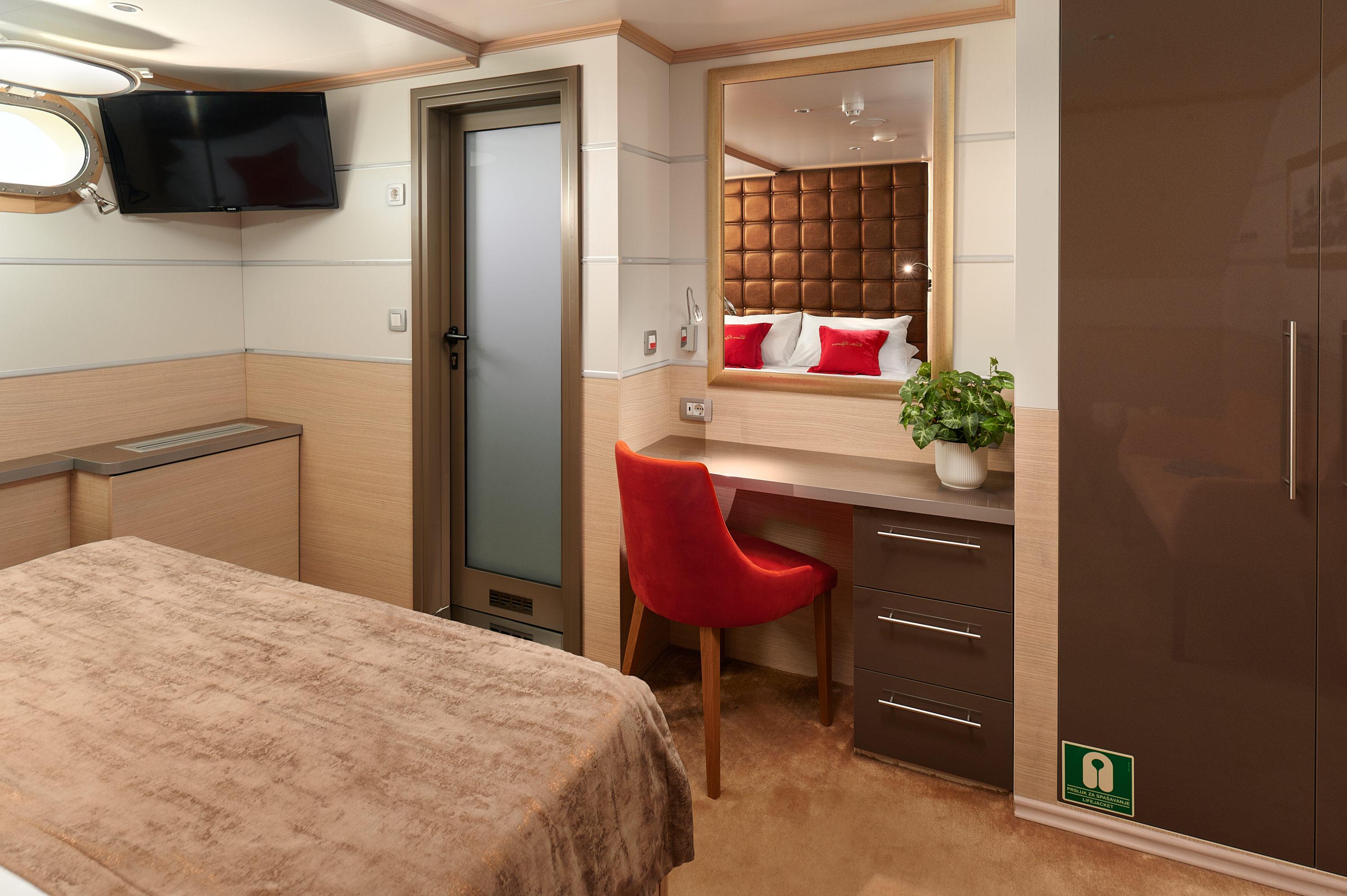 VIP Cabin (x1) image 2