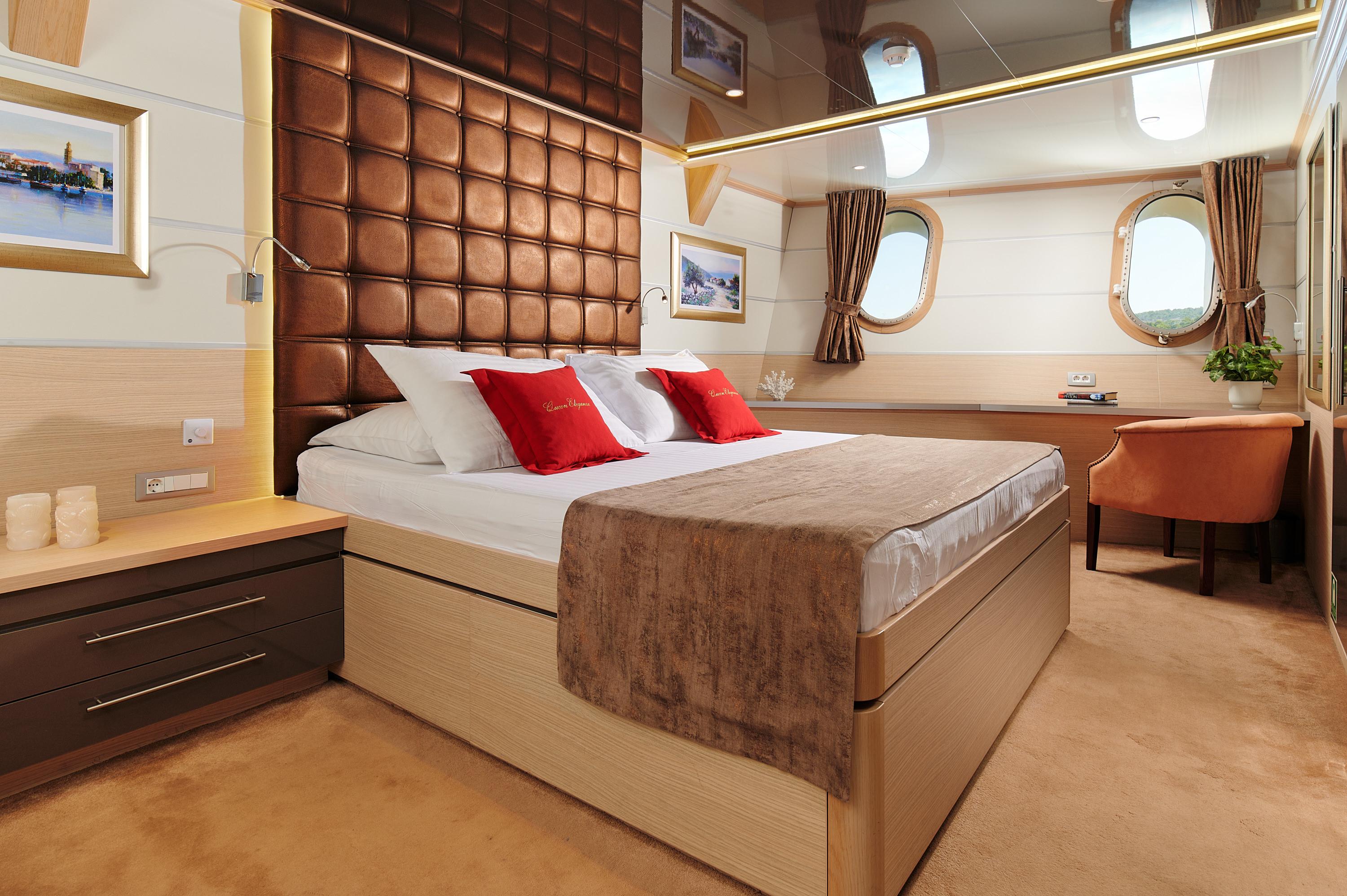 VIP Cabin (x1) image 1