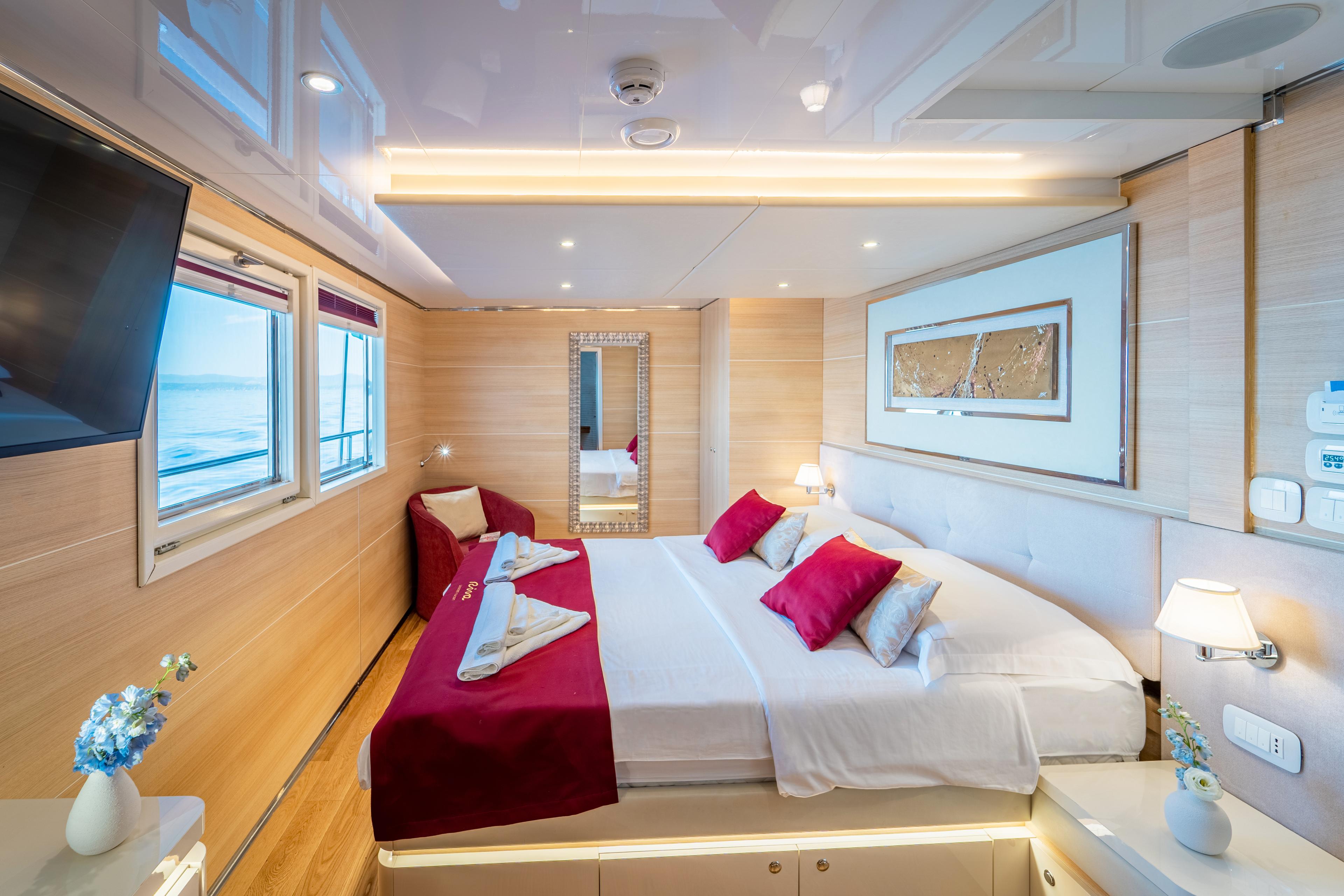 Double Cabin (x12) image 3