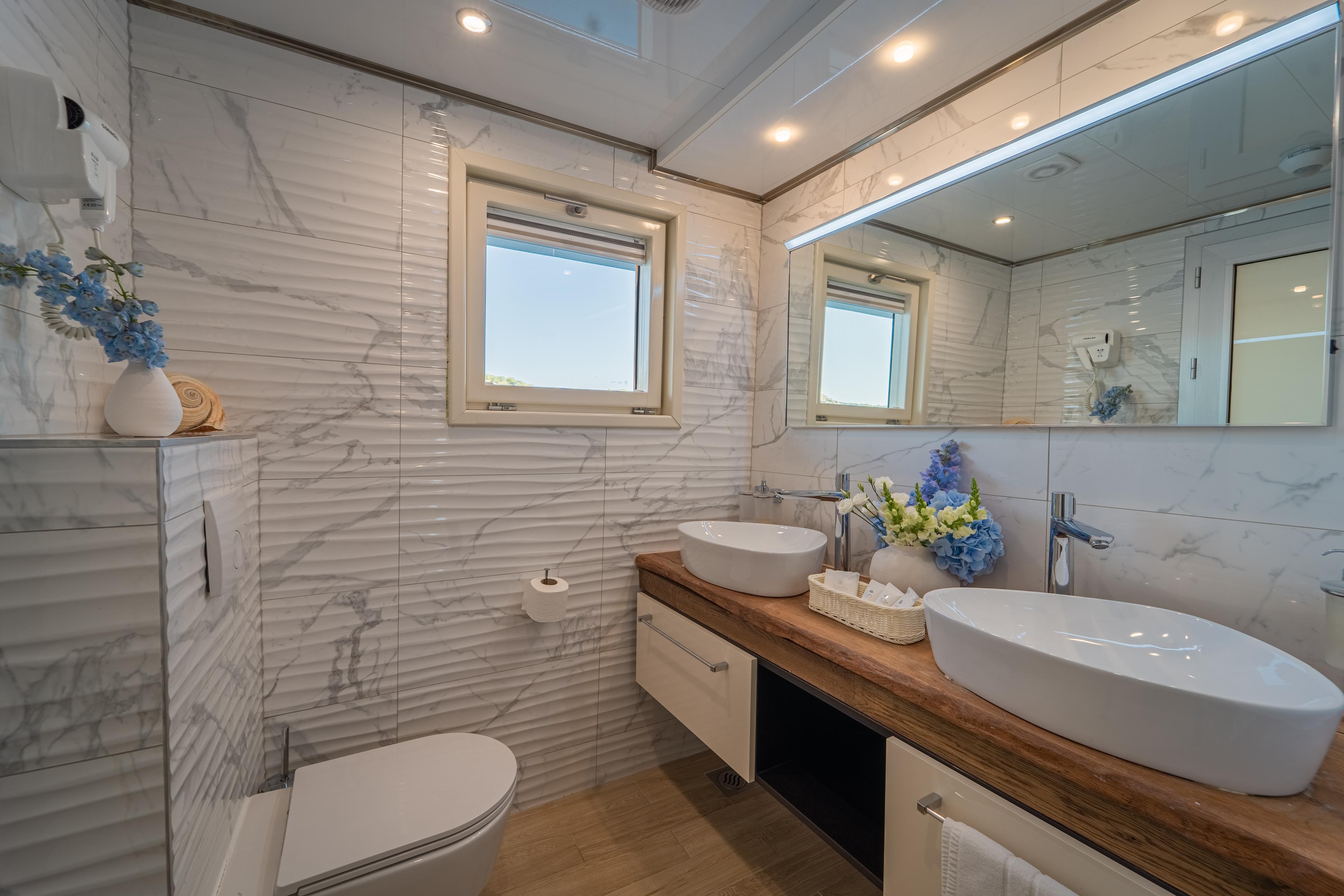 Double Cabin (x12) image 7