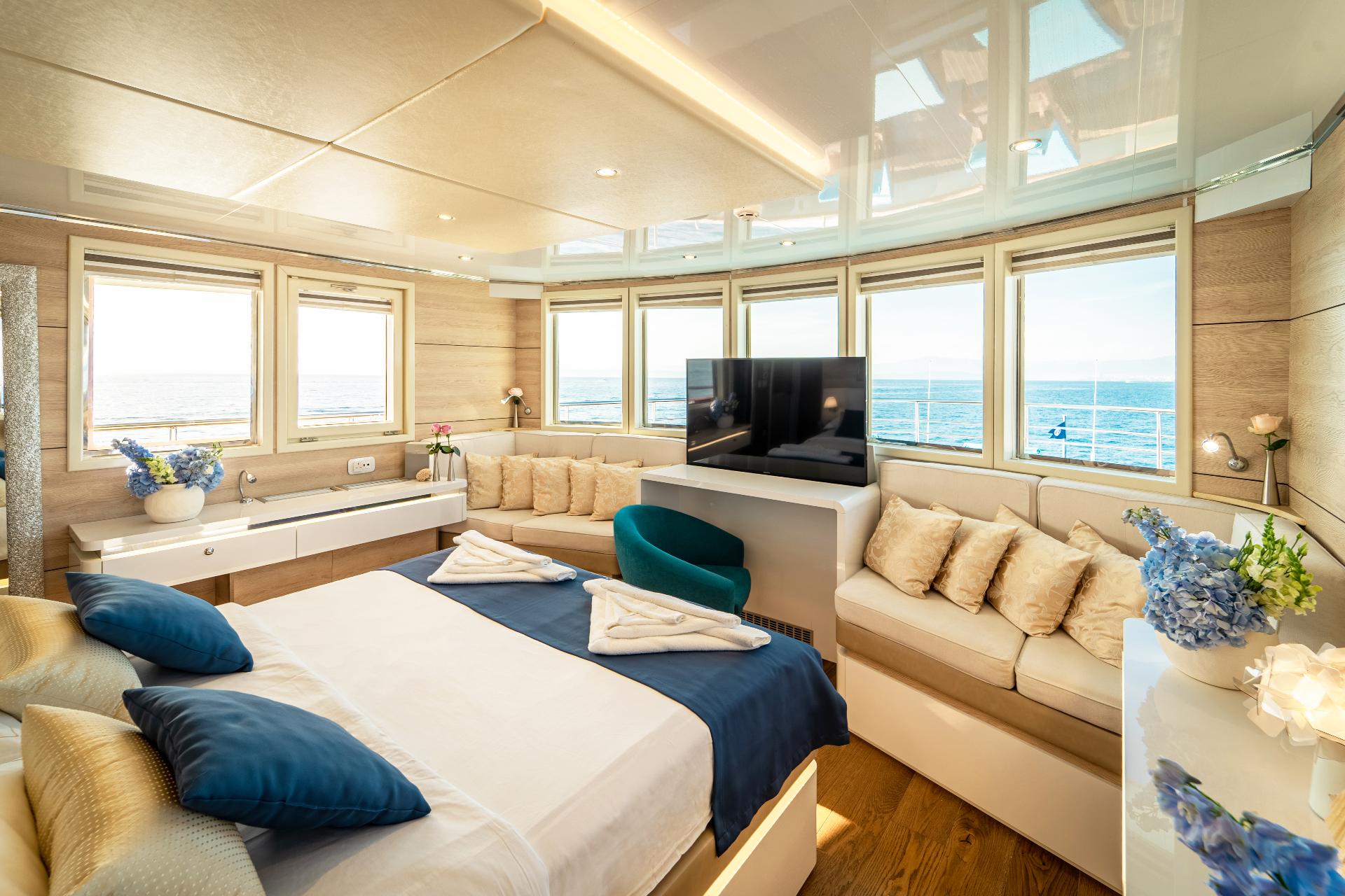 VIP Cabin (x1) image 2