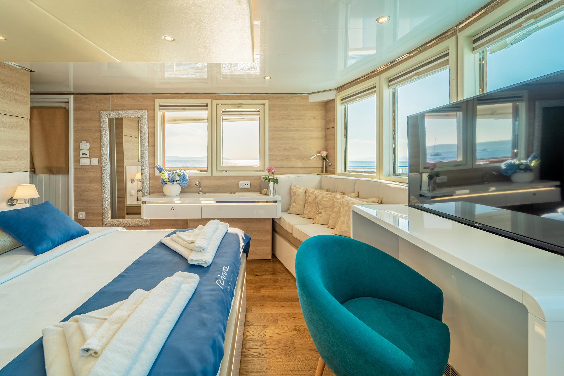 VIP Cabin (x1) image 3