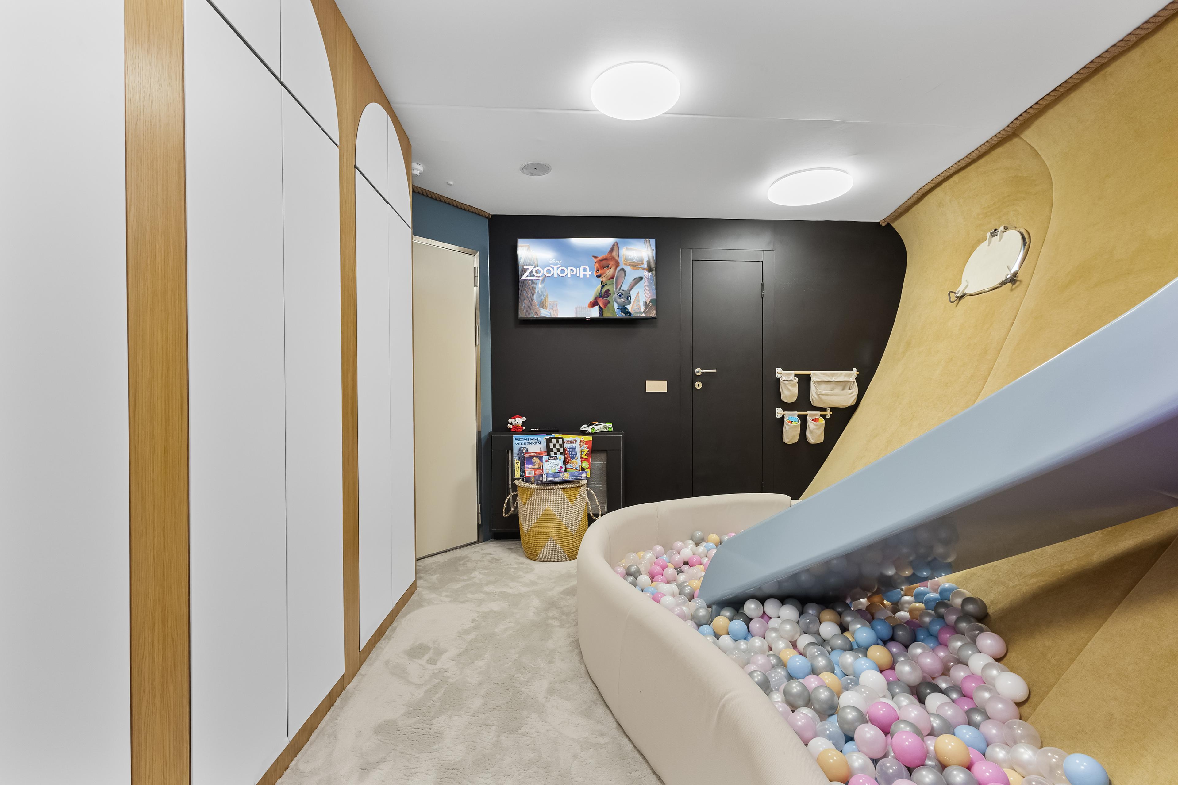 Amenities & Features image 11