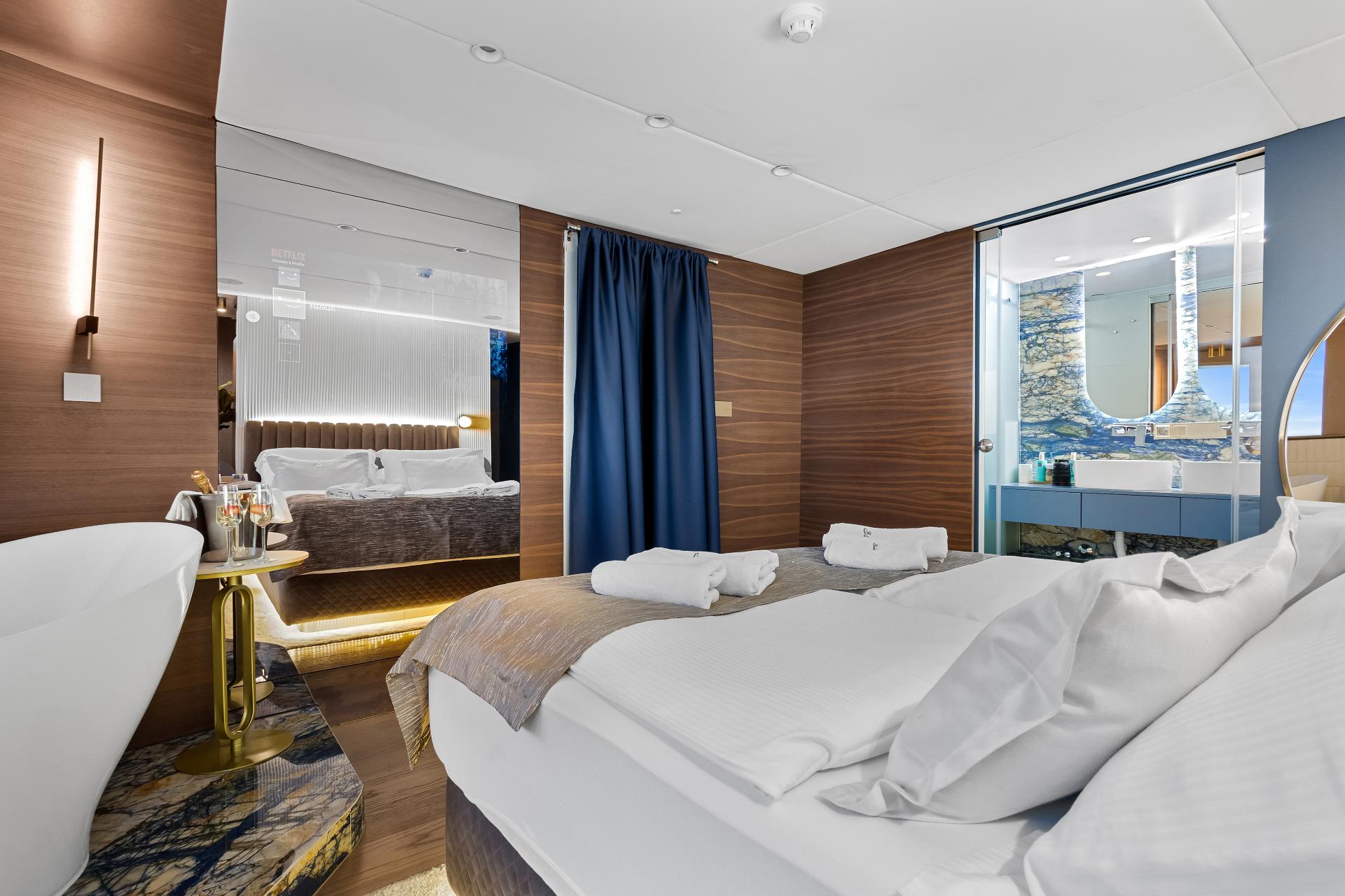 Master Cabin (x3) image 5