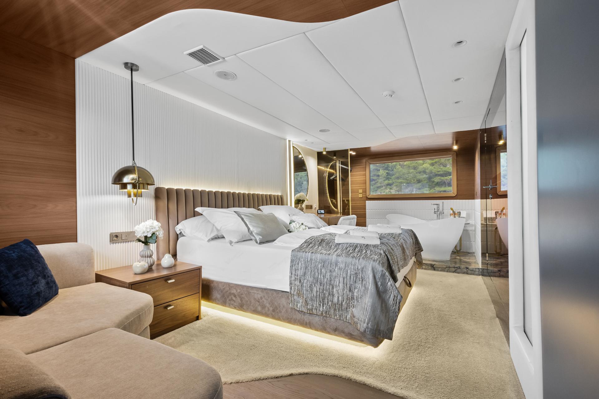 Master Cabin (x3) image 7