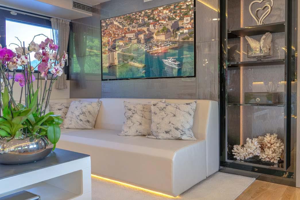 VIP Cabin (x1) image 2