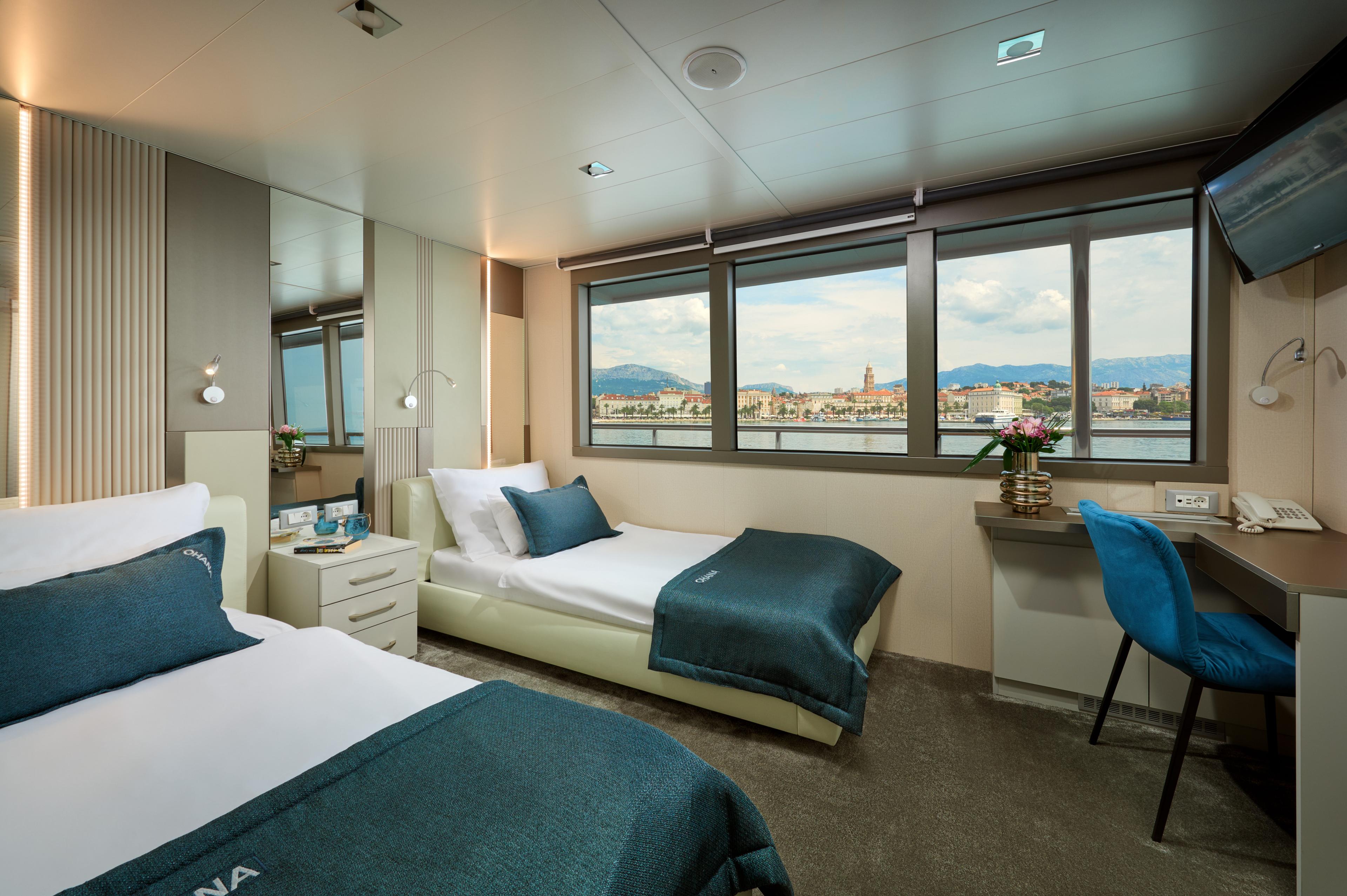 Twin + Convertible Cabin (x4 + x2) image 1