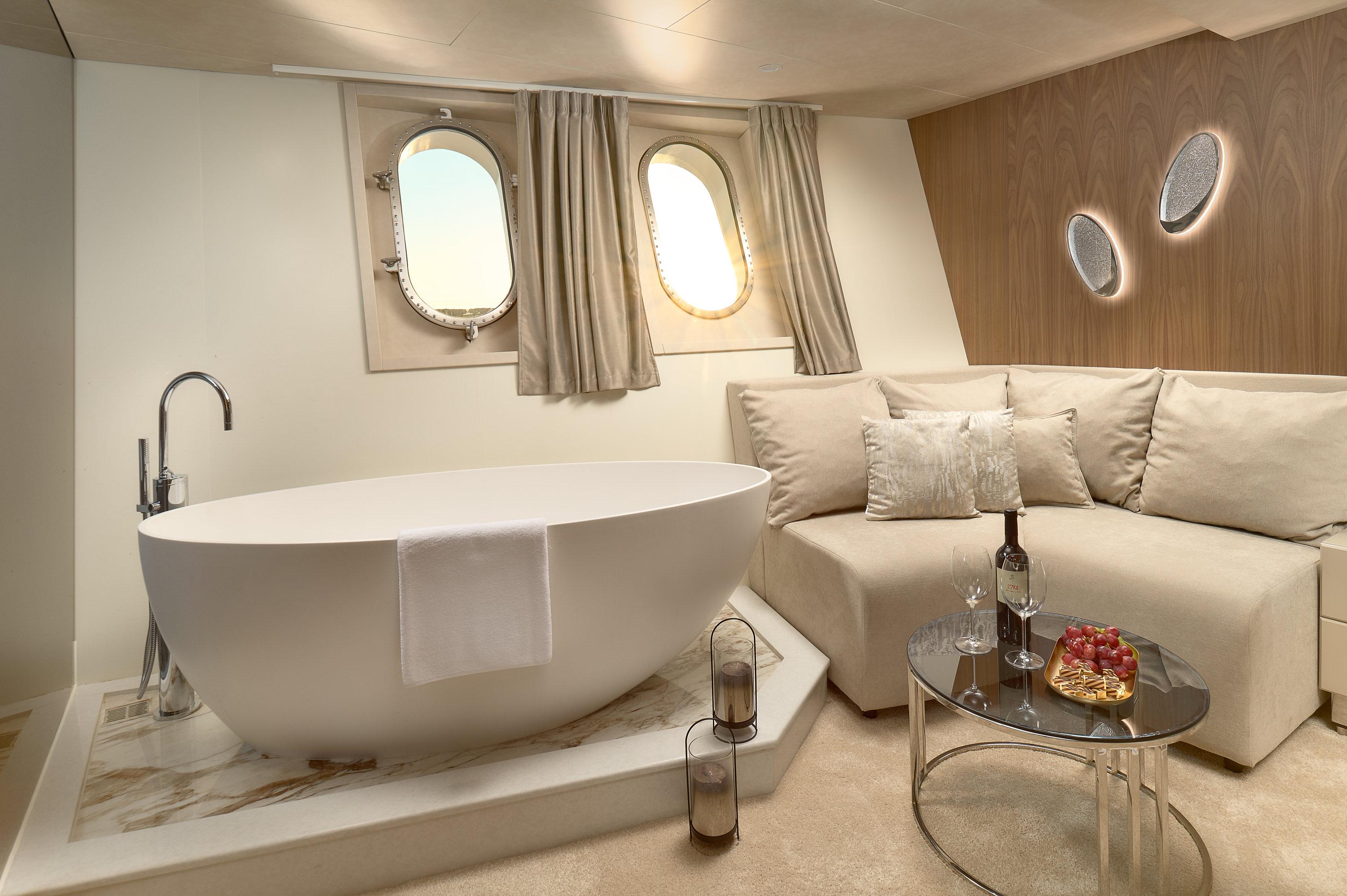 Master Cabin (x1) image 3