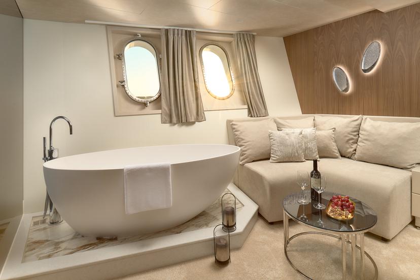 Master Cabin (x1) image 3
