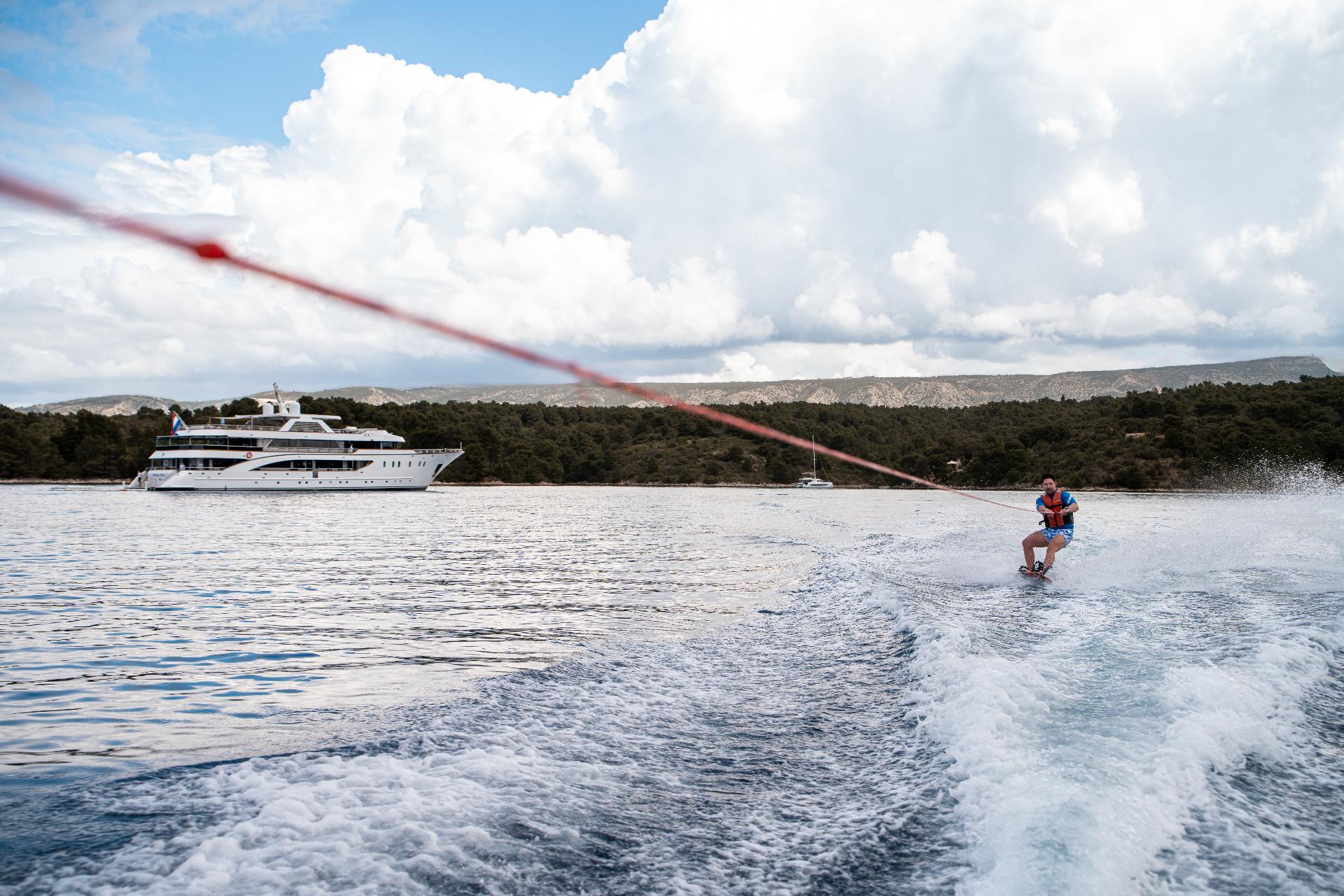 Water Toys & Tenders image 6