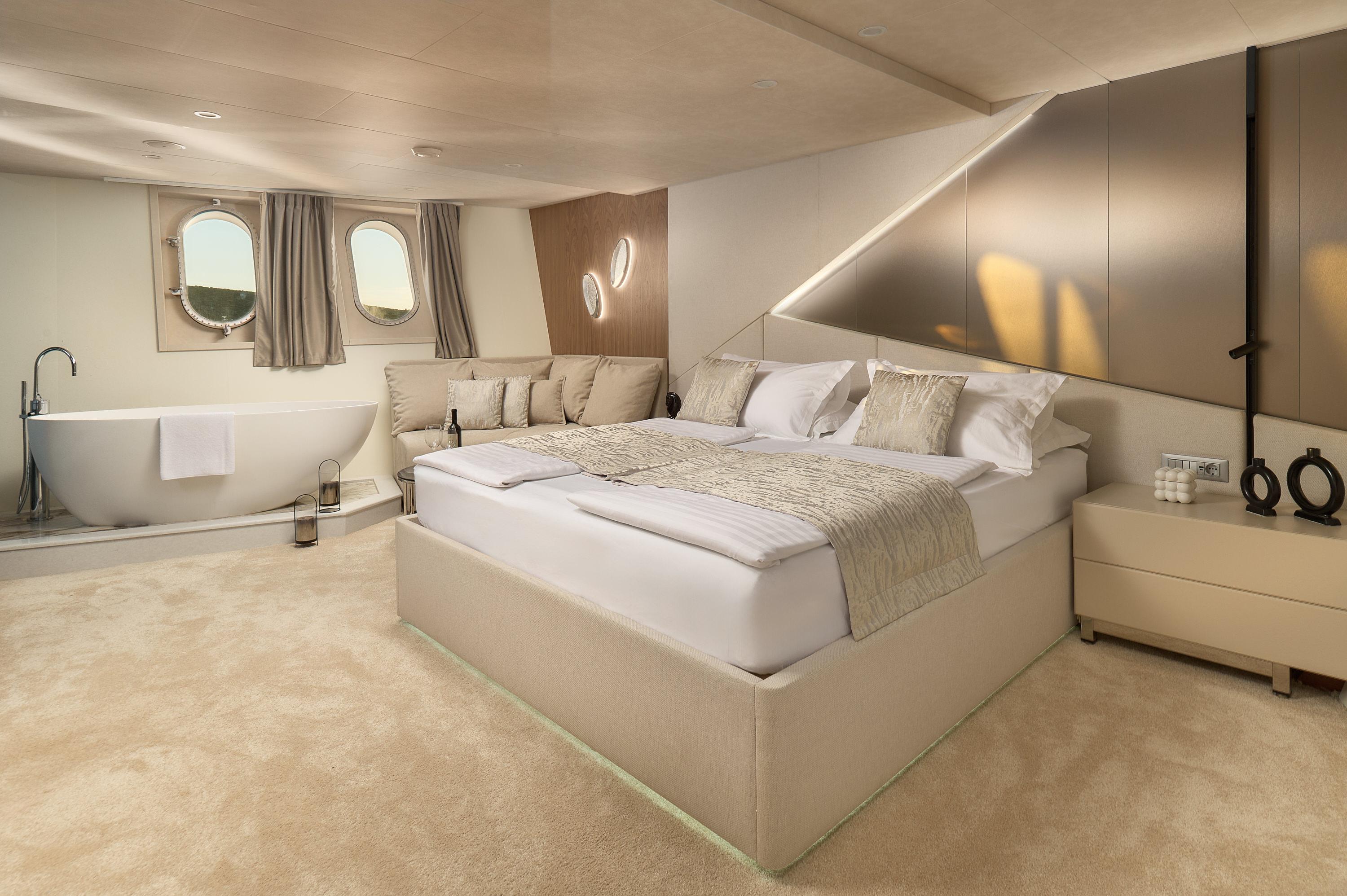Master Cabin (x1) image 1